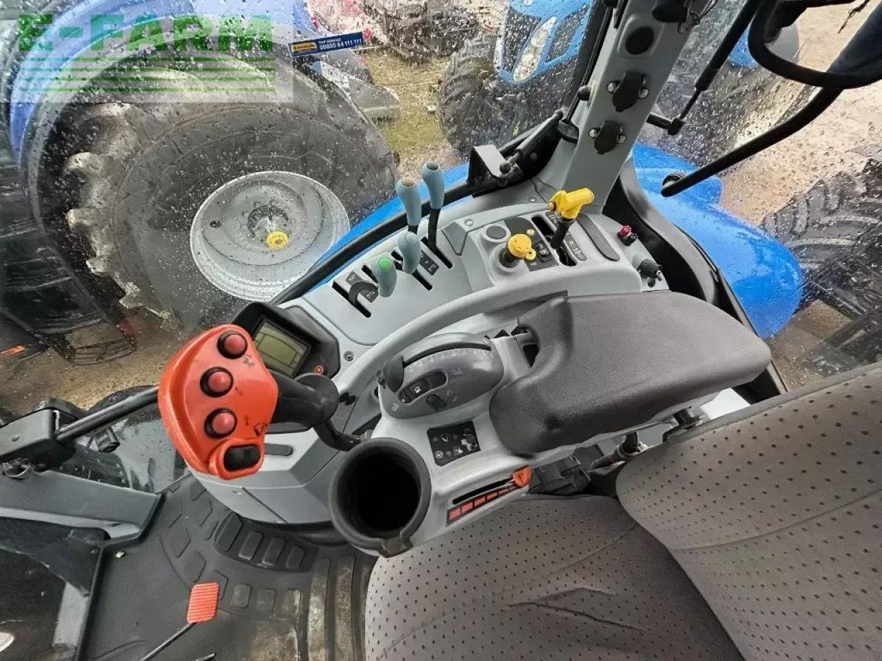 New Holland t7.210 classic - Трактор: фото 4 New Holland t7.210 classic - Трактор: фото 4