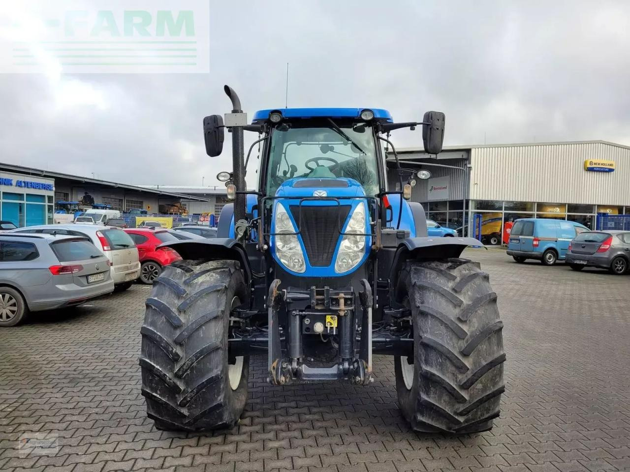 New Holland t7.220 ac - Трактор: фото 2 New Holland t7.220 ac - Трактор: фото 2