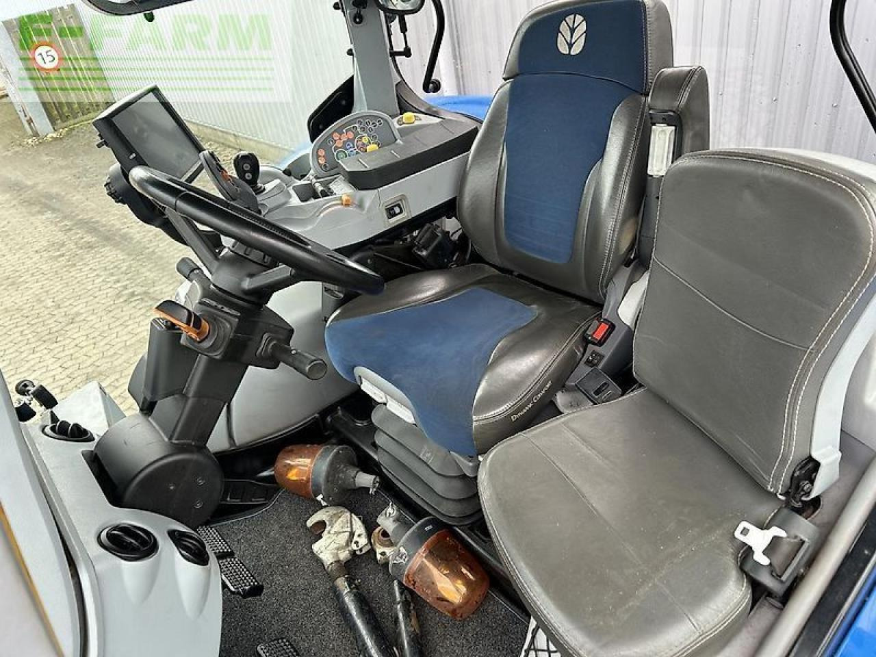 Трактор New Holland t7.230: фото 15