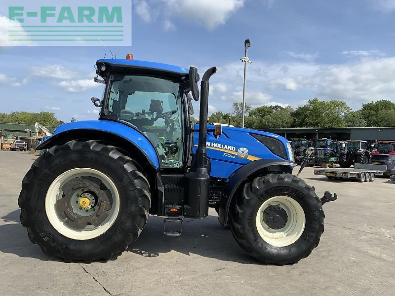 New Holland t7.260 tractor (st23278) - Трактор: фото 1 New Holland t7.260 tractor (st23278) - Трактор: фото 1