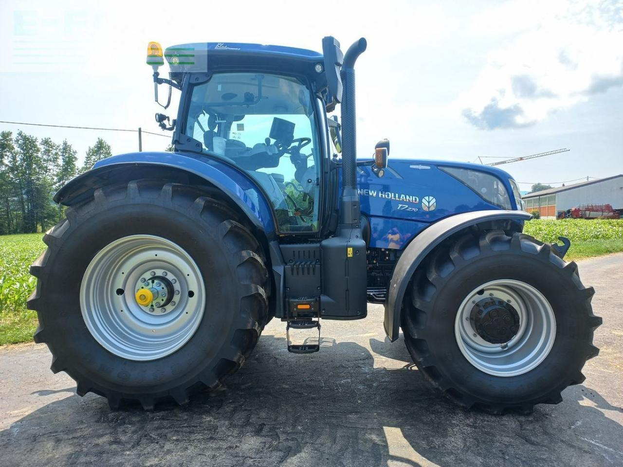 New Holland t7.270 auto command sidewinder ii (stage v) - Трактор: фото 4 New Holland t7.270 auto command sidewinder ii (stage v) - Трактор: фото 4