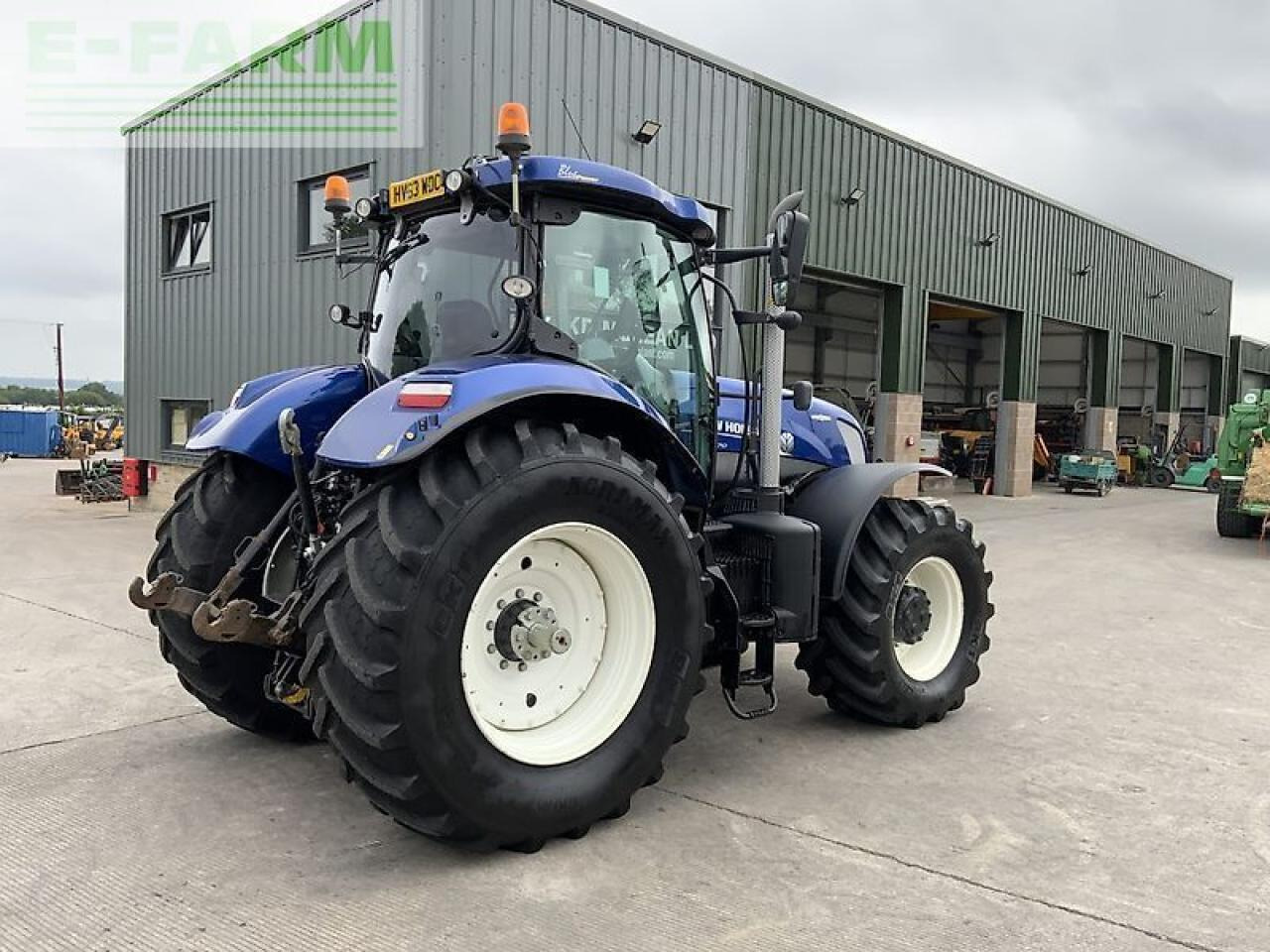 New Holland t7.270 blue power tractor (st23715) - Трактор: фото 3 New Holland t7.270 blue power tractor (st23715) - Трактор: фото 3