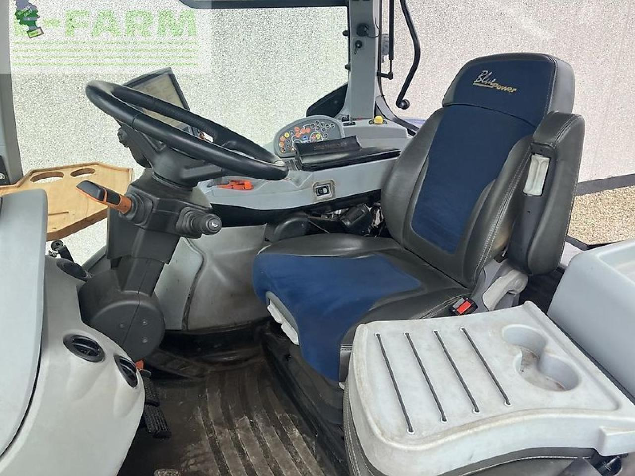 New Holland t7.270 bluepower - Трактор: фото 4 New Holland t7.270 bluepower - Трактор: фото 4