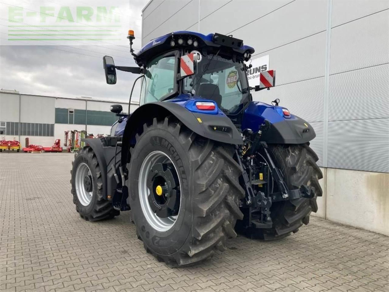 New Holland t7.315 hd autocommand new gen HD - Трактор: фото 2 New Holland t7.315 hd autocommand new gen HD - Трактор: фото 2