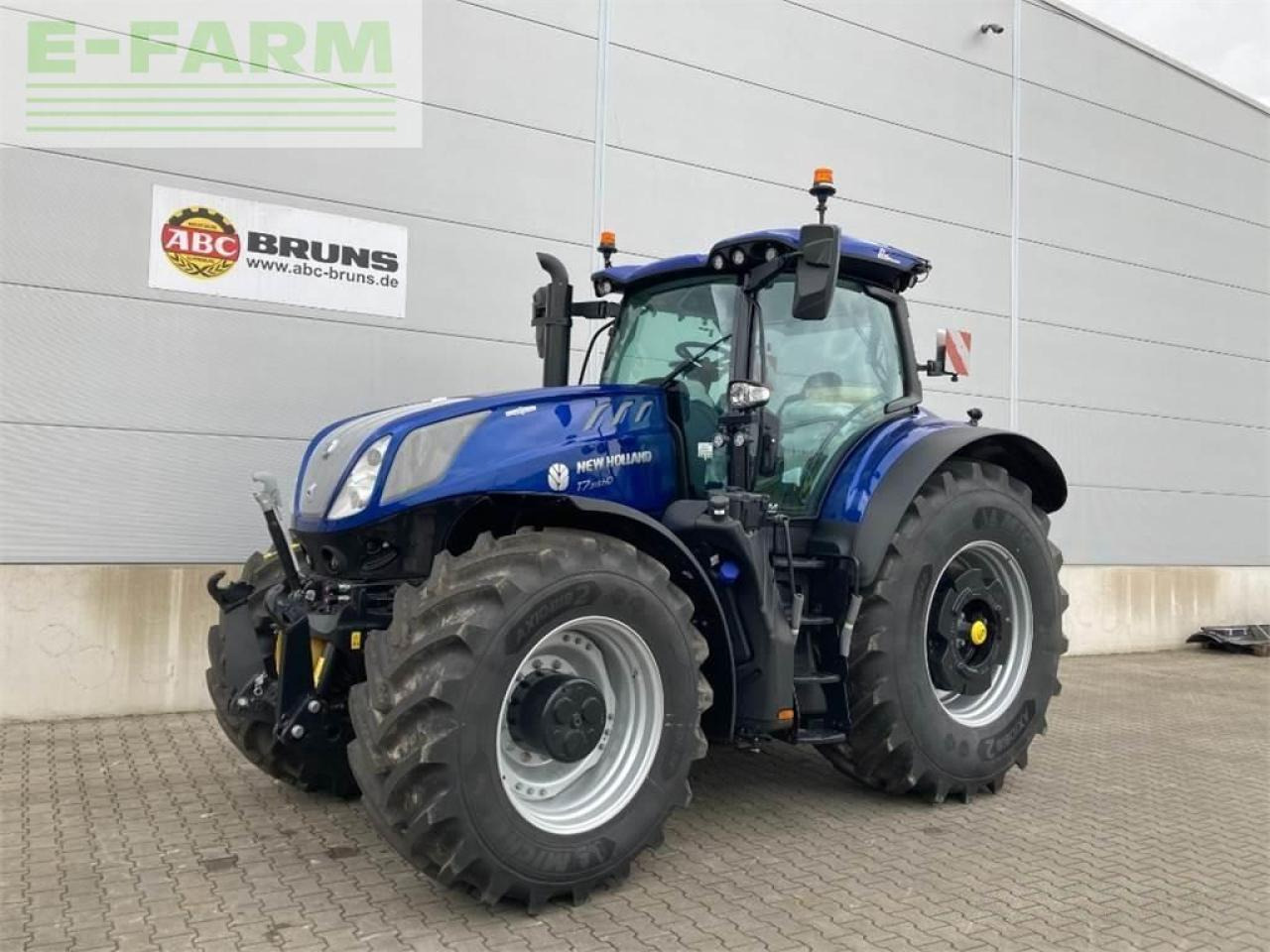 New Holland t7.315 hd autocommand new gen HD - Трактор: фото 1 New Holland t7.315 hd autocommand new gen HD - Трактор: фото 1