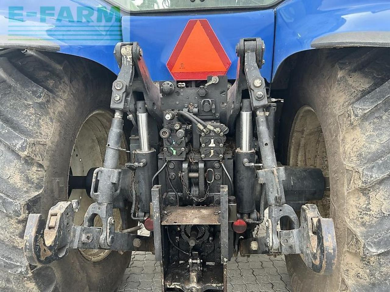 New Holland t8050 - Трактор: фото 5 New Holland t8050 - Трактор: фото 5