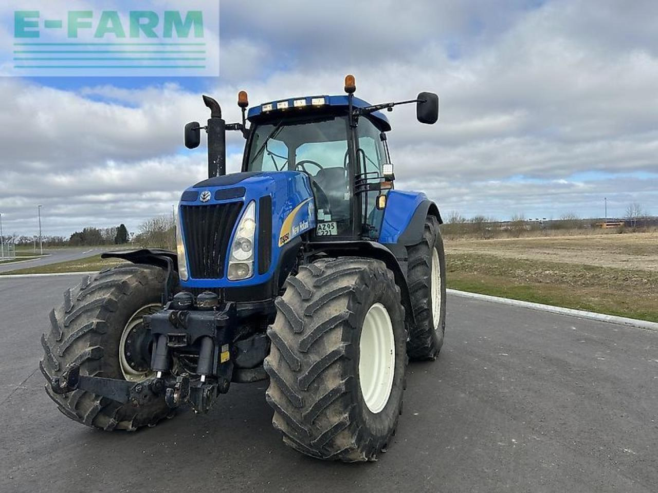 New Holland t8050 - Трактор: фото 3 New Holland t8050 - Трактор: фото 3
