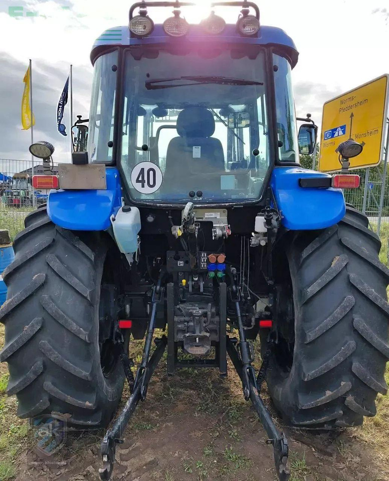 New Holland td5040 - Трактор: фото 2 New Holland td5040 - Трактор: фото 2