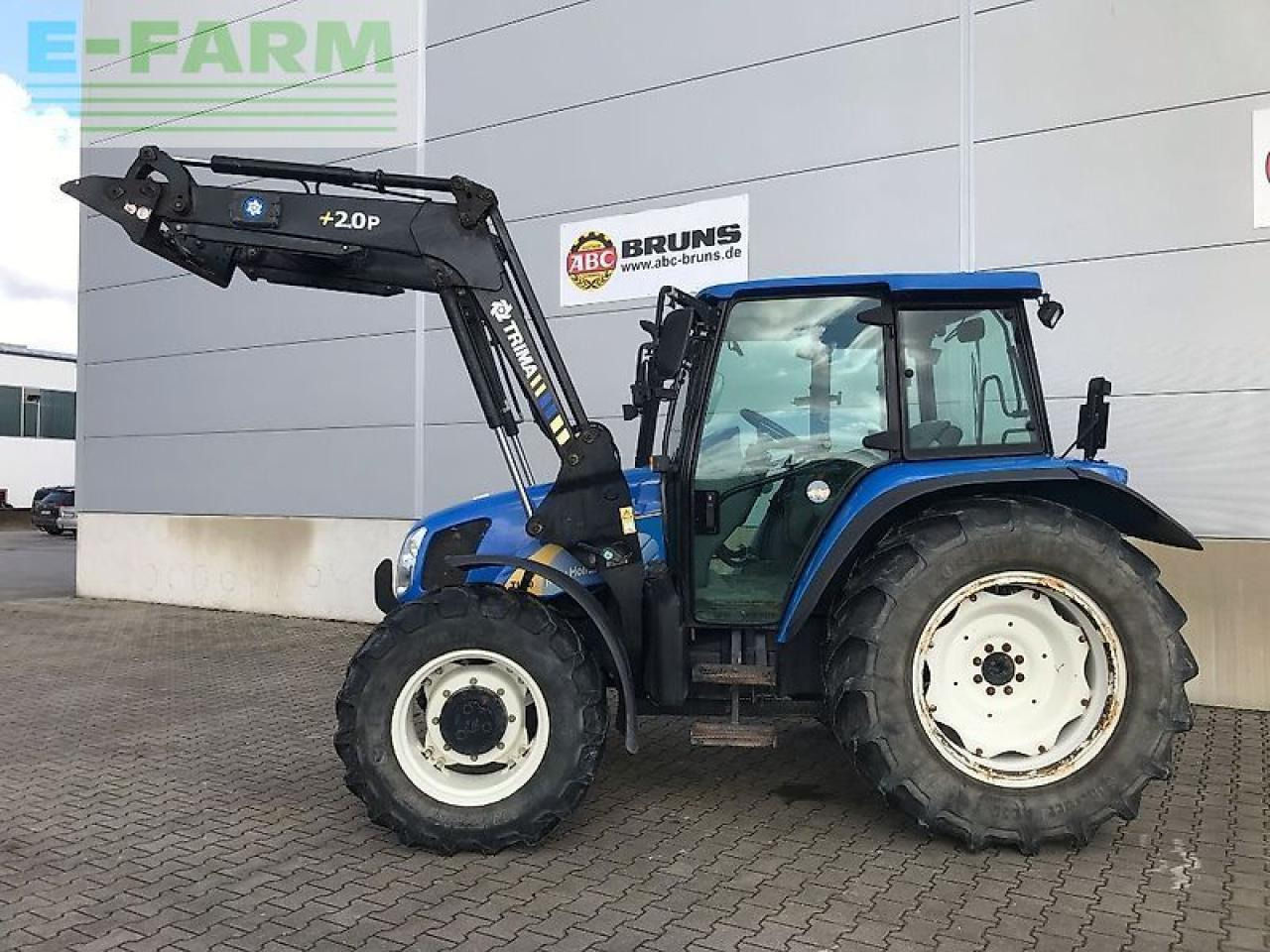 New Holland tl 90 a dt A - Трактор: фото 2 New Holland tl 90 a dt A - Трактор: фото 2