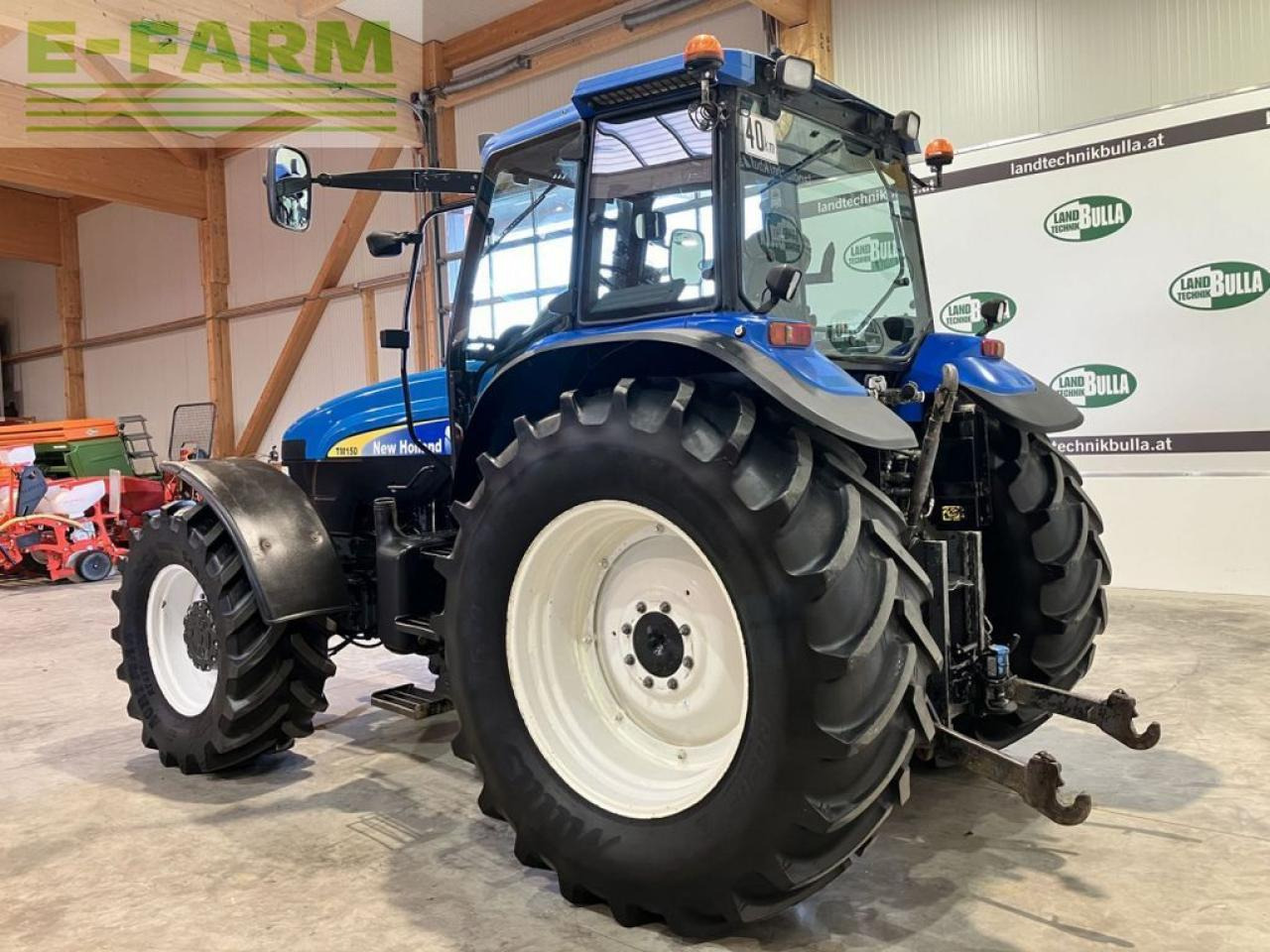 New Holland tm 150 - Трактор: фото 2 New Holland tm 150 - Трактор: фото 2