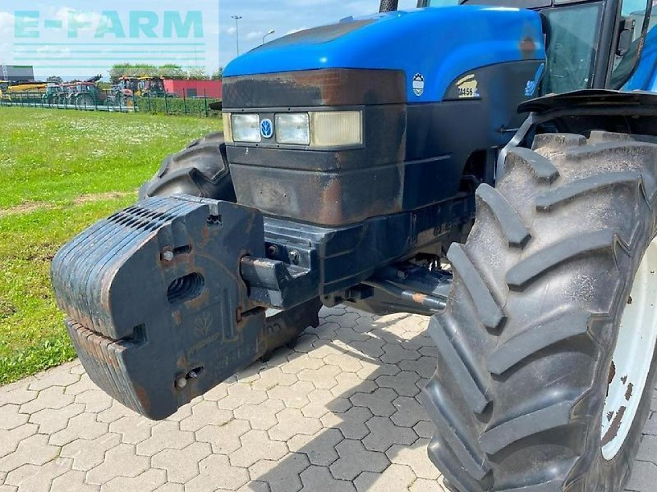 New Holland tm 155 - Трактор: фото 2 New Holland tm 155 - Трактор: фото 2