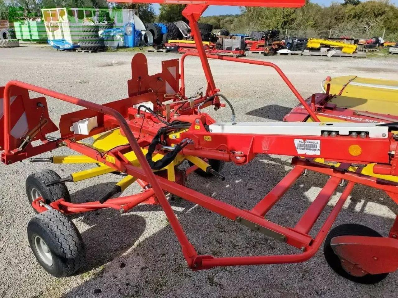 Pöttinger top 611 - Сіноворушилка: фото 4 Pöttinger top 611 - Сіноворушилка: фото 4