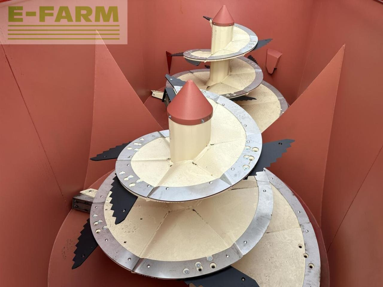 Strautmann verti-mix 2401 double - Техніка для тваринництва: фото 4 Strautmann verti-mix 2401 double - Техніка для тваринництва: фото 4