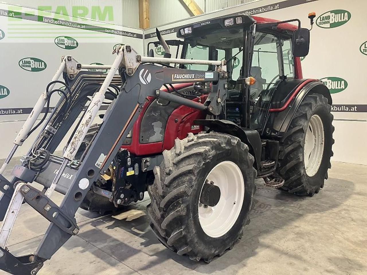Valtra n 111 e hi-tech - Трактор: фото 1 Valtra n 111 e hi-tech - Трактор: фото 1