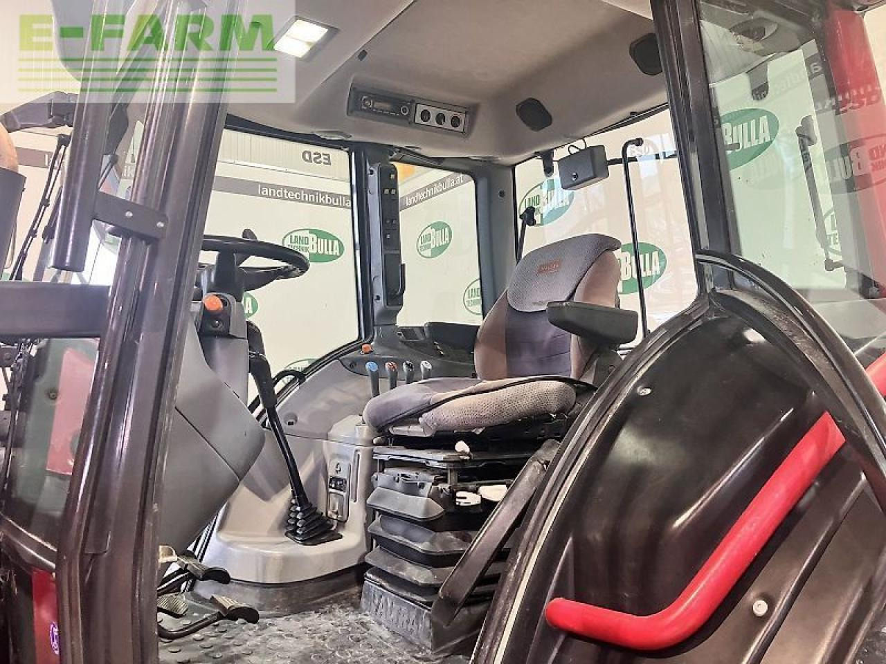 Valtra n 111 e hi-tech - Трактор: фото 5 Valtra n 111 e hi-tech - Трактор: фото 5