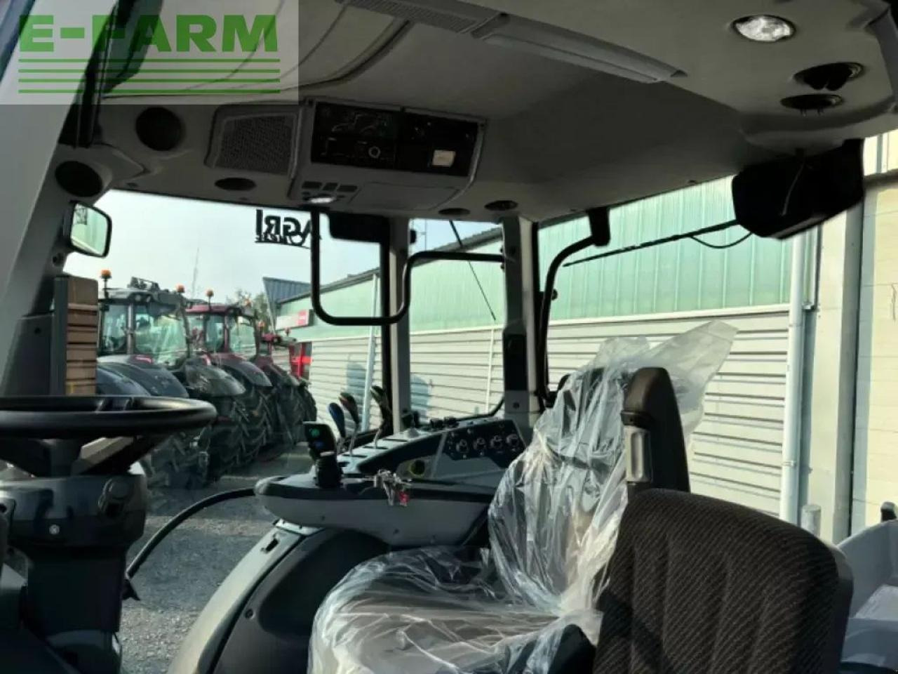 Valtra n135h - Трактор: фото 5 Valtra n135h - Трактор: фото 5