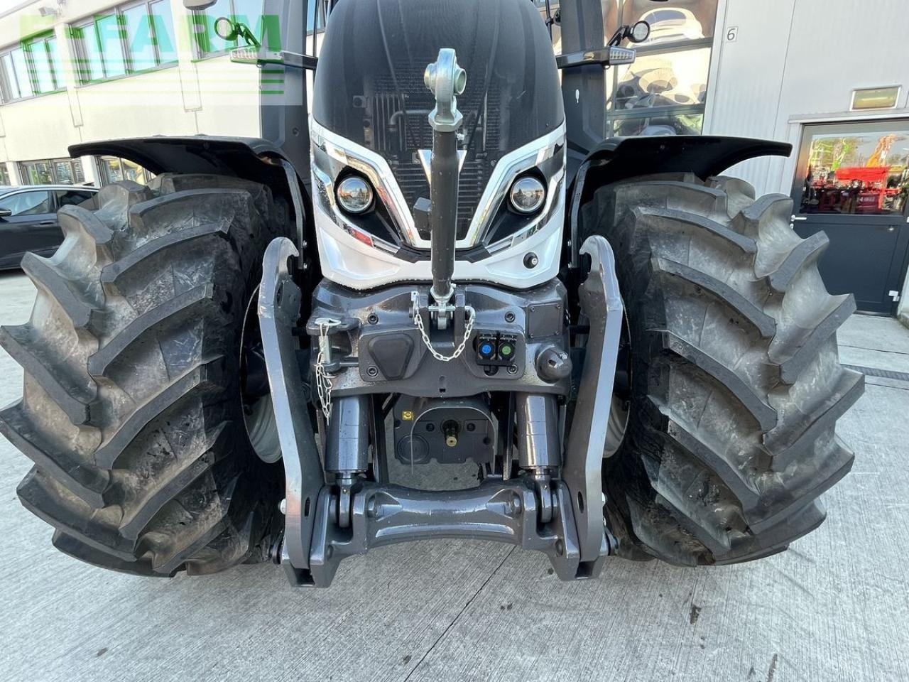 Трактор Valtra q305: фото 10