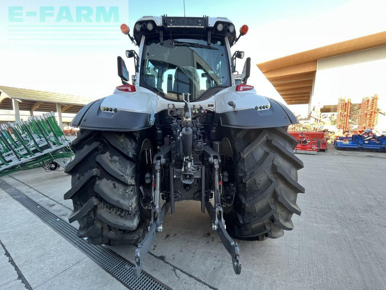 Трактор Valtra q305: фото 6
