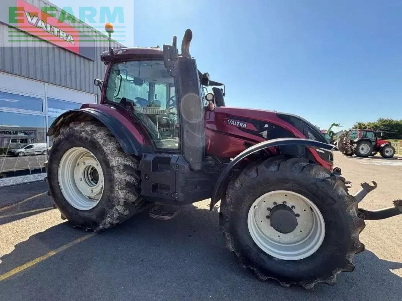 Valtra t 214d - Трактор: фото 2 Valtra t 214d - Трактор: фото 2
