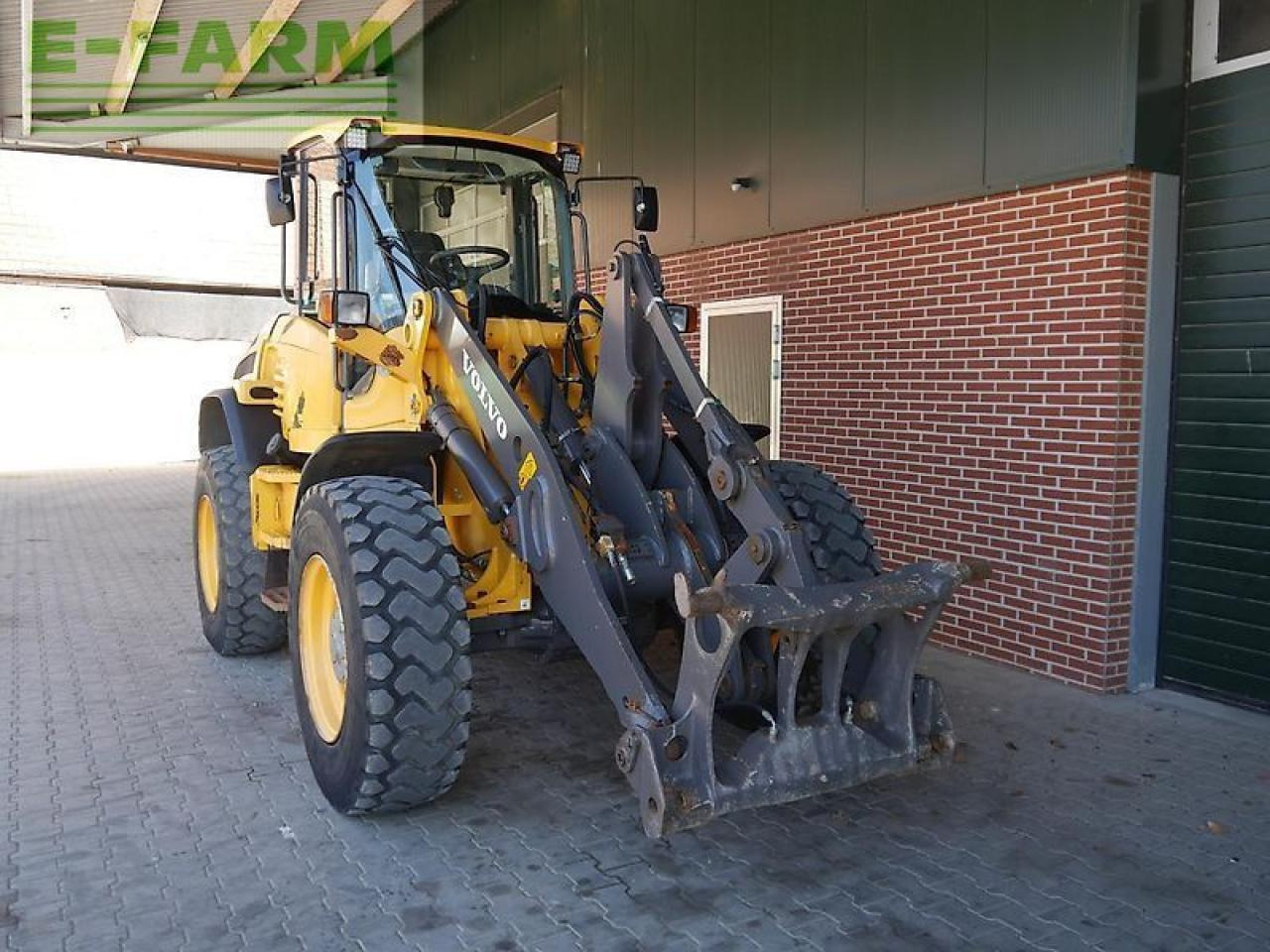 Volvo l45f - Міні-екскаватор: фото 2 Volvo l45f - Міні-екскаватор: фото 2