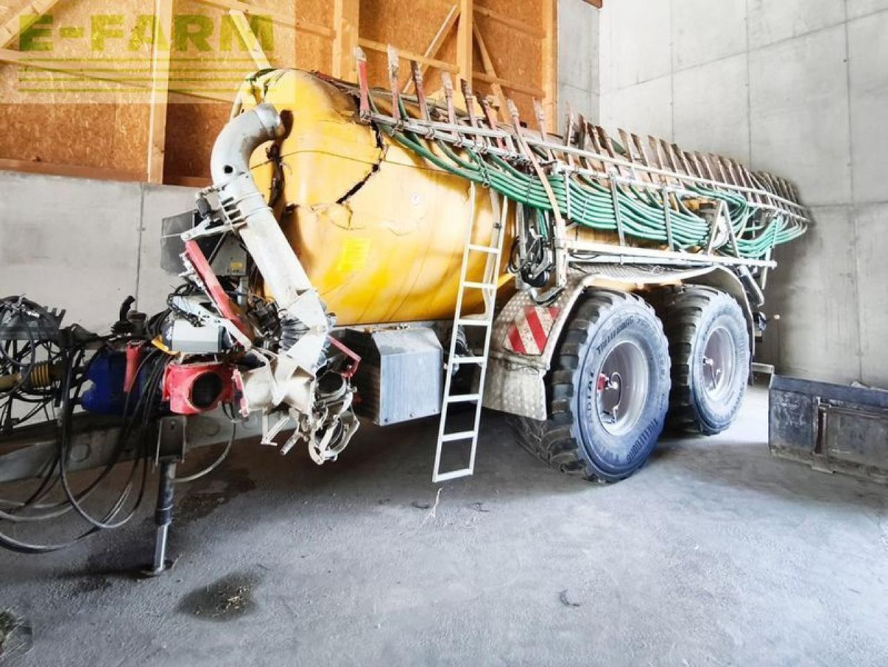 Light 18.500 polyesterfass mit unfallschaden - Розкидач рідких добрив: фото 2 Light 18.500 polyesterfass mit unfallschaden - Розкидач рідких добрив: фото 2