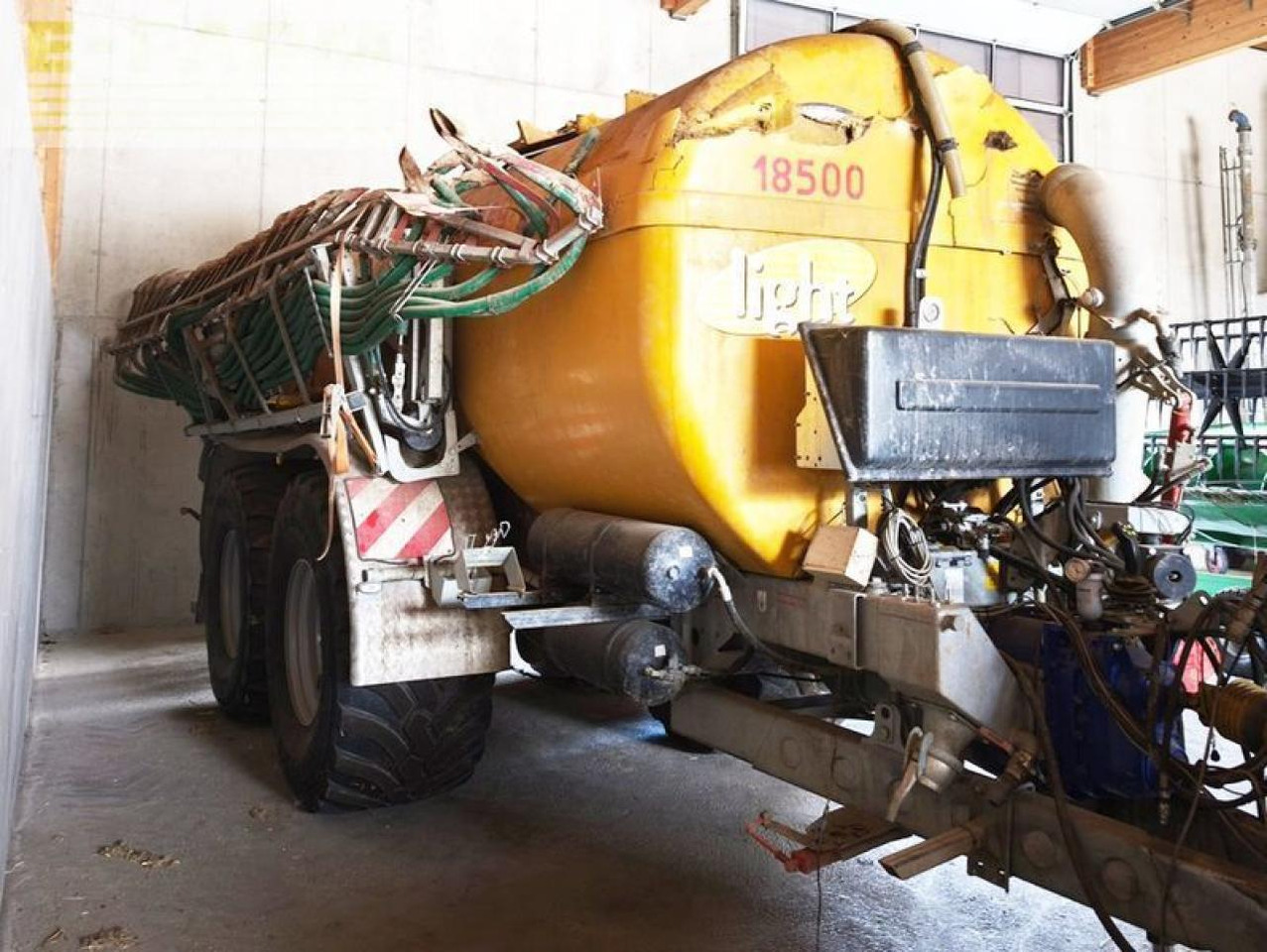 Light 18.500 polyesterfass mit unfallschaden - Розкидач рідких добрив: фото 4 Light 18.500 polyesterfass mit unfallschaden - Розкидач рідких добрив: фото 4