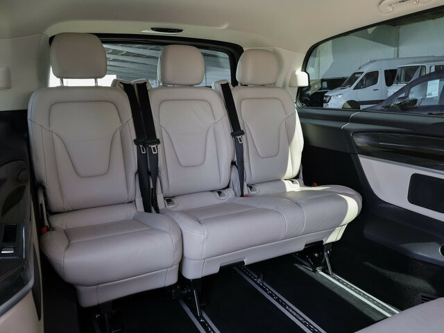 MERCEDES-BENZ EQV 300 Avantgarde Extralang,8Sitze,Leder beige - Мікроавтобус, Електробус: фото 4 MERCEDES-BENZ EQV 300 Avantgarde Extralang,8Sitze,Leder beige - Мікроавтобус, Електробус: фото 4