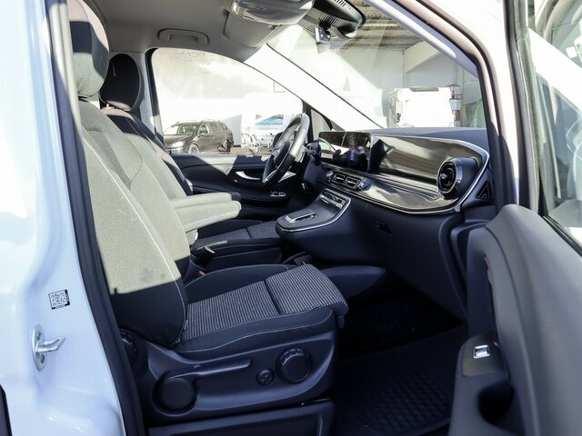 Пасажирський фургон, Електричний фургон MERCEDES-BENZ EQV 300 lang,7Sitze,2Schiebetüren,Distronic,LED...: фото 6