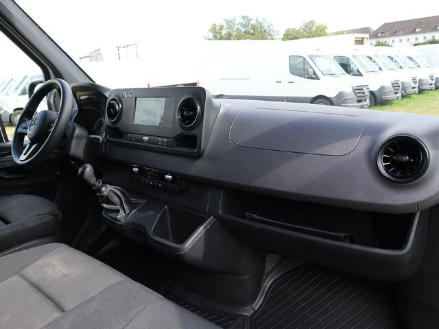 MERCEDES-BENZ Sprinter 317 CDI Kasten,L2H2,MBUX,Kamera - Суцільнометалевий фургон: фото 4 MERCEDES-BENZ Sprinter 317 CDI Kasten,L2H2,MBUX,Kamera - Суцільнометалевий фургон: фото 4