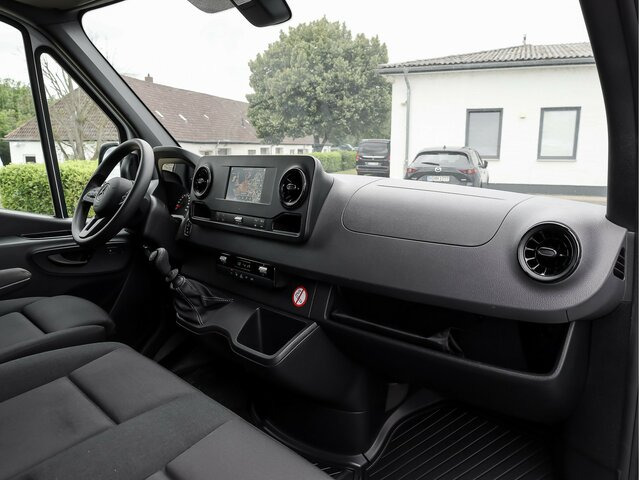 MERCEDES-BENZ Sprinter 317 CDI Kasten,L2H2,MBUX,Kamera - Суцільнометалевий фургон: фото 4 MERCEDES-BENZ Sprinter 317 CDI Kasten,L2H2,MBUX,Kamera - Суцільнометалевий фургон: фото 4
