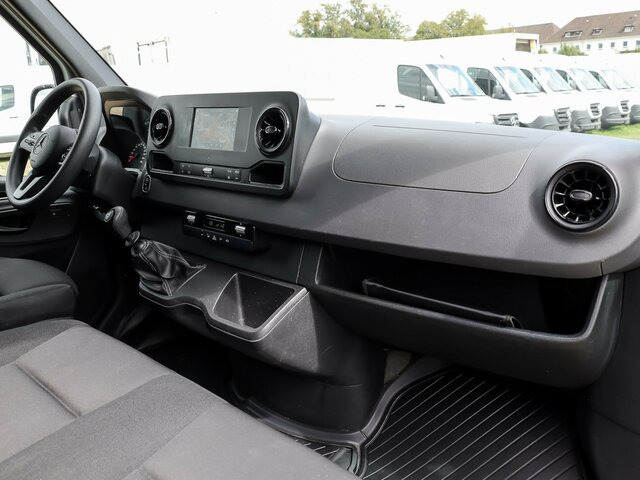 MERCEDES-BENZ Sprinter 317 CDI Kasten,L2H2,MBUX,Kamera - Суцільнометалевий фургон: фото 4 MERCEDES-BENZ Sprinter 317 CDI Kasten,L2H2,MBUX,Kamera - Суцільнометалевий фургон: фото 4