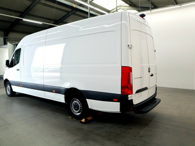 Interior photo 1: Суцільнометалевий фургон MERCEDES-BENZ Sprinter 317 Maxi,MBUX,Kamera,Tempomat