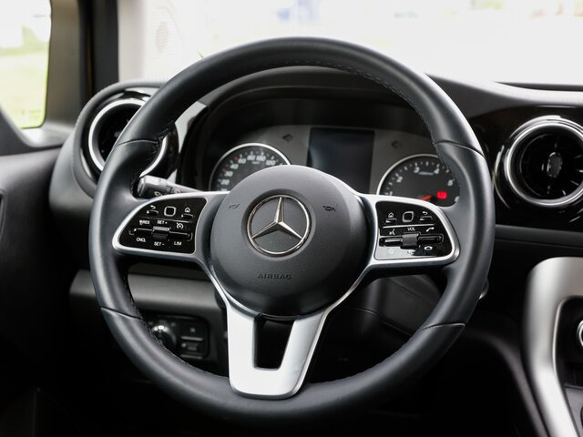 MERCEDES-BENZ T 180 Power Plus,AHK,LED,Navi,Kamera,Tempomat - Пасажирський фургон: фото 5 MERCEDES-BENZ T 180 Power Plus,AHK,LED,Navi,Kamera,Tempomat - Пасажирський фургон: фото 5