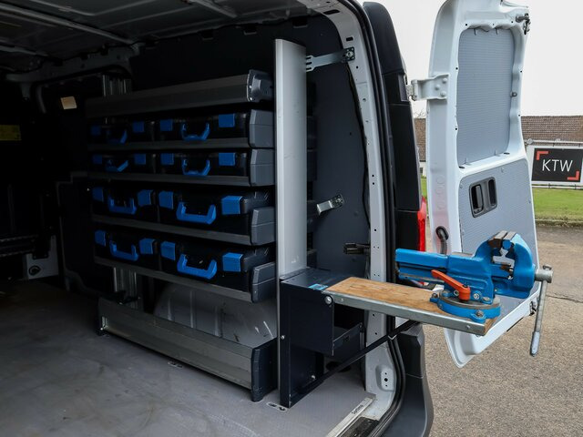 MERCEDES-BENZ Vito114CDI KA lang ,Klima,Sortimo Regalsystem... - Легковий фургон: фото 2 MERCEDES-BENZ Vito114CDI KA lang ,Klima,Sortimo Regalsystem... - Легковий фургон: фото 2