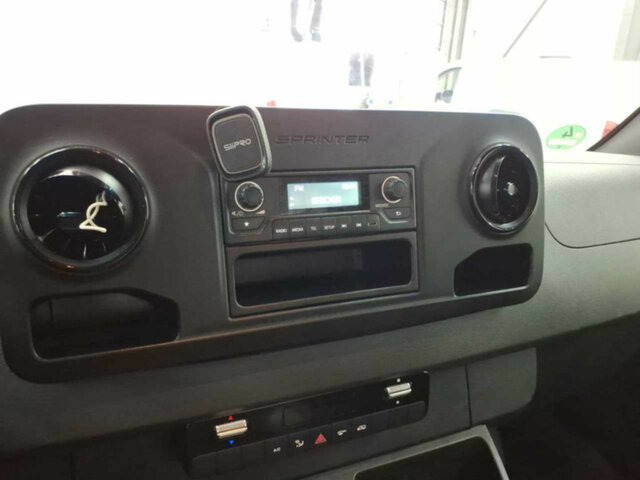 MERCEDES-BENZ eSprinter 312 Kasten FWD,Klima,Post Tür... - Суцільнометалевий фургон, Електричний фургон: фото 2 MERCEDES-BENZ eSprinter 312 Kasten FWD,Klima,Post Tür... - Суцільнометалевий фургон, Електричний фургон: фото 2