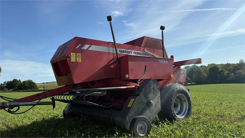 Massey Ferguson 1839 Småballe presser - Обмотувальник рулонів: фото 1 Massey Ferguson 1839 Småballe presser - Обмотувальник рулонів: фото 1