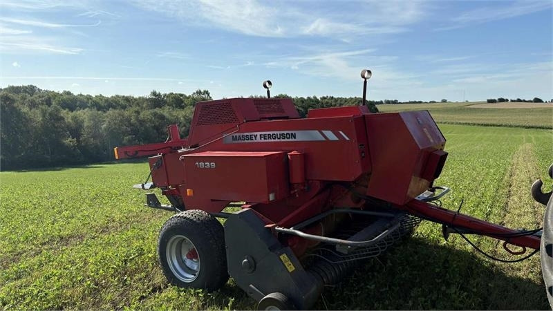 Massey Ferguson 1839 Småballe presser - Обмотувальник рулонів: фото 2 Massey Ferguson 1839 Småballe presser - Обмотувальник рулонів: фото 2