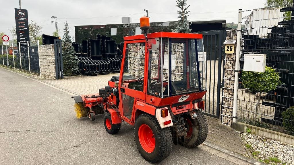 Hako 2300 D Kleintraktor, hyrd. Kehrmaschine, Zapfwelle - Комунальний трактор: фото 3 Hako 2300 D Kleintraktor, hyrd. Kehrmaschine, Zapfwelle - Комунальний трактор: фото 3
