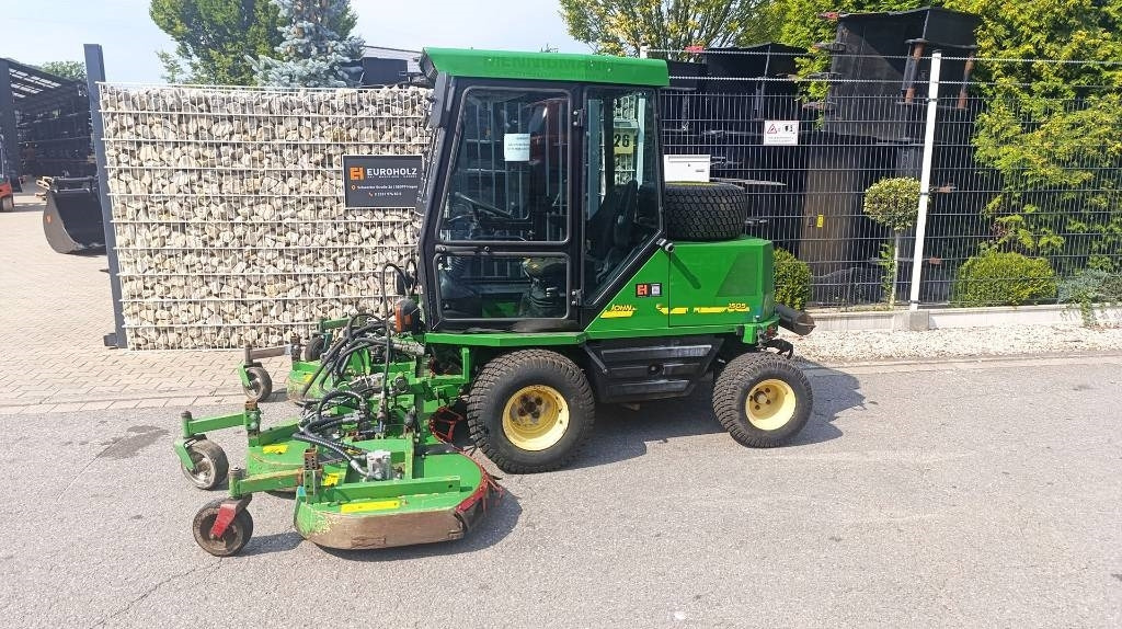 John Deere 1505 vollhydr. Großflächenmäher 3 m Mähwerk Allrad - Косарка: фото 4 John Deere 1505 vollhydr. Großflächenmäher 3 m Mähwerk Allrad - Косарка: фото 4