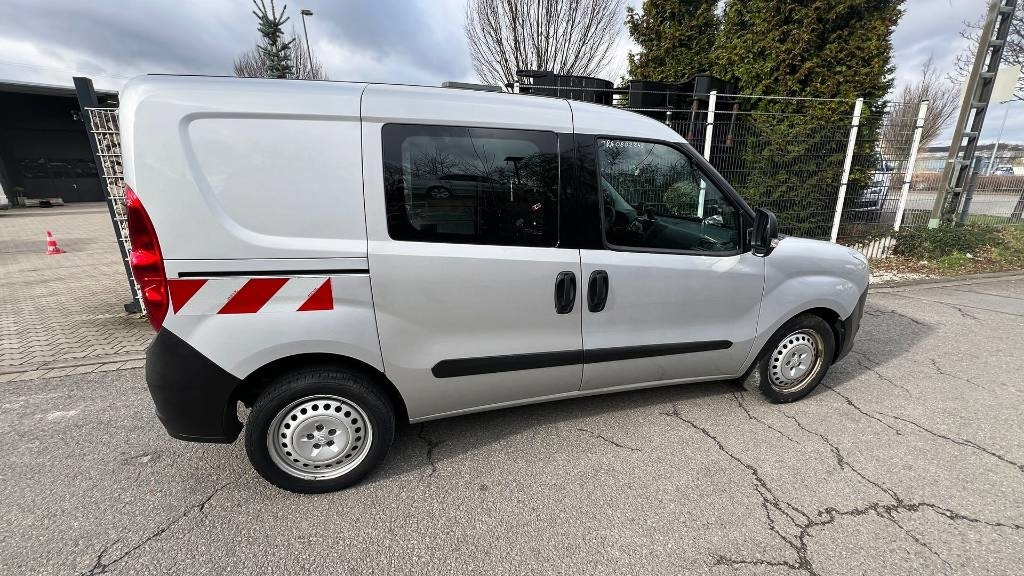Opel Combo 1.3, Kasten, Transporter, Werkstattschränke - Фургон з закритим кузовом: фото 5 Opel Combo 1.3, Kasten, Transporter, Werkstattschränke - Фургон з закритим кузовом: фото 5