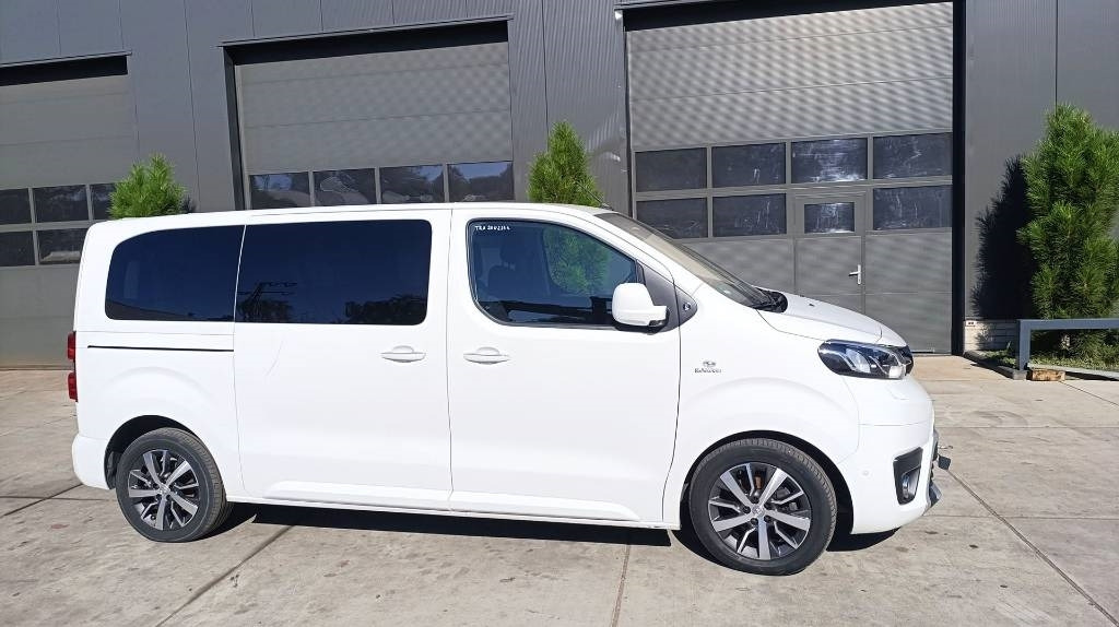 Toyota Proace 2.0 Van, Kleinbus, 7-Sitzer, Turboschaden - Суцільнометалевий фургон: фото 3 Toyota Proace 2.0 Van, Kleinbus, 7-Sitzer, Turboschaden - Суцільнометалевий фургон: фото 3