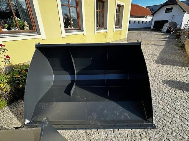 Big Volumenschaufel 200 cm mit Manitou Aufnahme - Ківш: фото 1 Big Volumenschaufel 200 cm mit Manitou Aufnahme - Ківш: фото 1