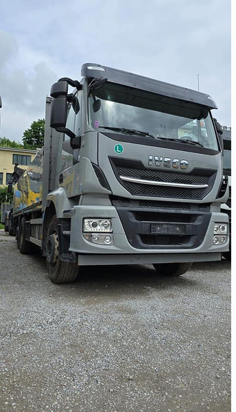 Iveco Stralis 6x2 Baustoffpritsche mit Hiab 228-E5 Kran - Бортова вантажівка/ Платформа: фото 2 Iveco Stralis 6x2 Baustoffpritsche mit Hiab 228-E5 Kran - Бортова вантажівка/ Платформа: фото 2