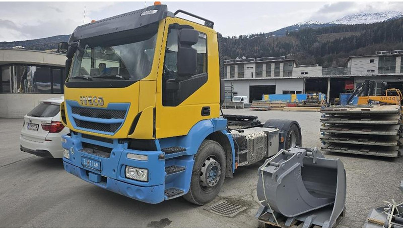 Iveco Strallis 4x2 Sattelzugmaschine mit Kipphydraulik - Контейнеровоз/ Змінний кузов вантажівка: фото 1 Iveco Strallis 4x2 Sattelzugmaschine mit Kipphydraulik - Контейнеровоз/ Змінний кузов вантажівка: фото 1