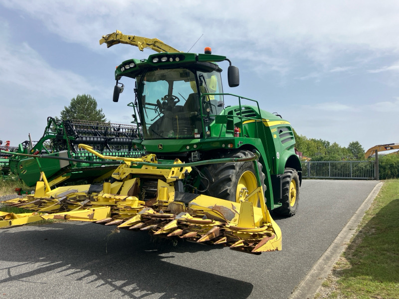 John Deere 8300i mit Kemper 360 und PickUp - Комбайн: фото 1 John Deere 8300i mit Kemper 360 und PickUp - Комбайн: фото 1