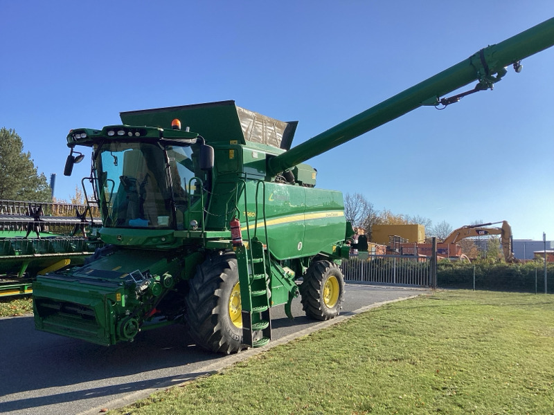 John Deere T660i mit 630X Schneidwerk - Зернозбиральний комбайн: фото 1 John Deere T660i mit 630X Schneidwerk - Зернозбиральний комбайн: фото 1