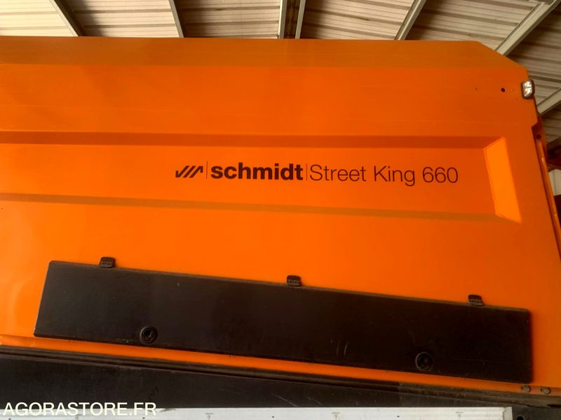 BALAYEUSE COMPOSÉE D'UN PORTEUR MERCEDES ET D'UN SYSTÈME DE BALAYAGE SCHMIDT - Підмітально-прибиральна машина: фото 4 BALAYEUSE COMPOSÉE D'UN PORTEUR MERCEDES ET D'UN SYSTÈME DE BALAYAGE SCHMIDT - Підмітально-прибиральна машина: фото 4