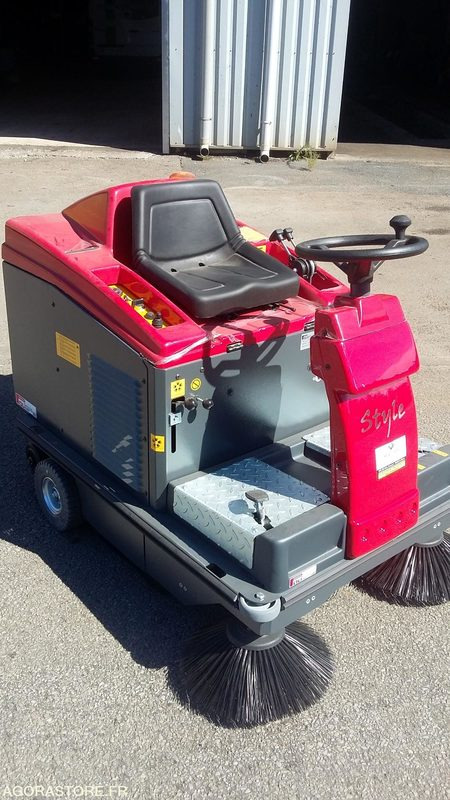 BALAYEUSE ELECTRIQUE A BATTERIES STYLE E70 - 2023 - Підмітально-прибиральна машина: фото 3 BALAYEUSE ELECTRIQUE A BATTERIES STYLE E70 - 2023 - Підмітально-прибиральна машина: фото 3