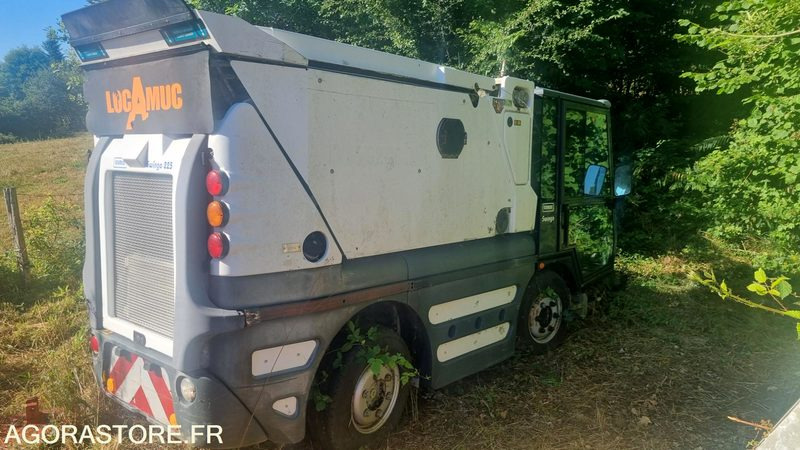 BALAYEUSE SCHMIDT COMPACT 200 - Підмітально-прибиральна машина: фото 1 BALAYEUSE SCHMIDT COMPACT 200 - Підмітально-прибиральна машина: фото 1