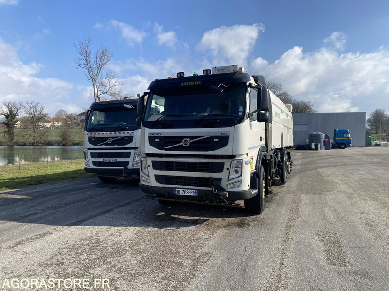 BALAYEUSE VOLVO BLANC 6 ROUES - ANNEE 2013 - 245000KMS - Підмітально-прибиральна машина: фото 2 BALAYEUSE VOLVO BLANC 6 ROUES - ANNEE 2013 - 245000KMS - Підмітально-прибиральна машина: фото 2